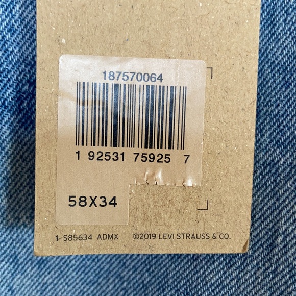 Relisted Levi’s 541 athletic taper distressed jean sits at waist 58 x 34 - Picture 13 of 17